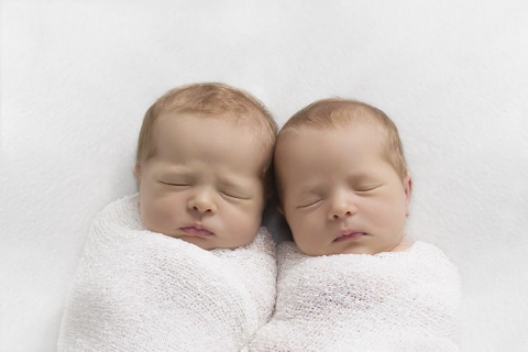 Identical twins newborn photography