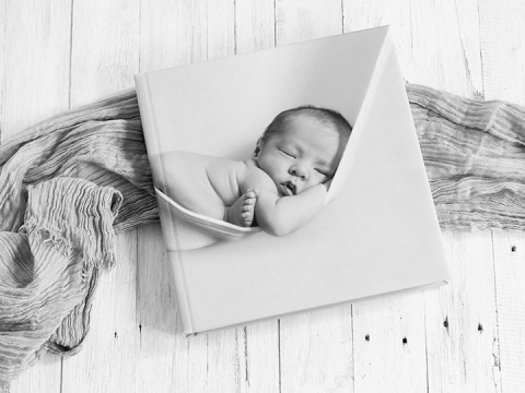 Newborn photo albums available in Melbourne