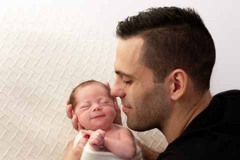 Newborn, sibling and parent photos are included in Bubs+Us sessions with Melbourne photographer Paula Andrews